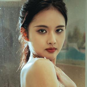 酆美彩